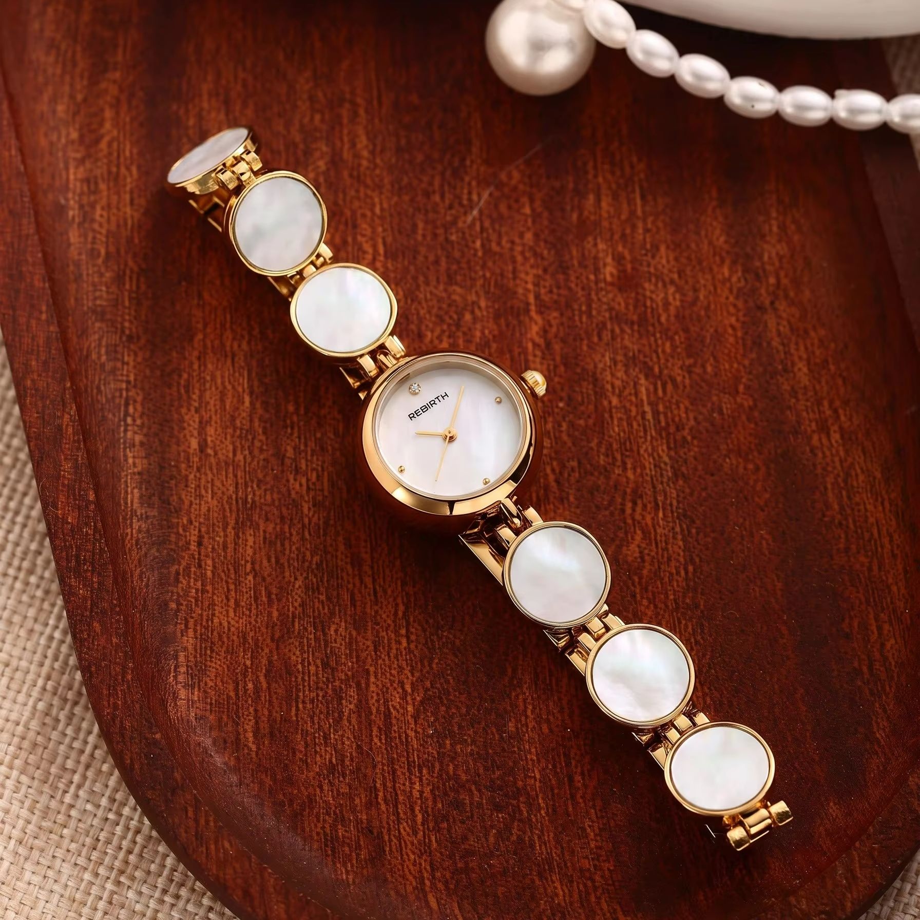 นาฬิกาควอตซ์ผู้หญิงสุดหรูหราปร - Luxury Watch Diamond บทวิจารณ์และราคา