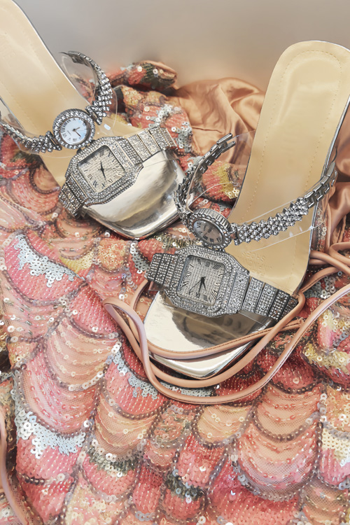 รองเท้าส้นสูงคริสตัลดีไซน์ดั้ง - Luxury Watch Strap บทวิจารณ์และราคา