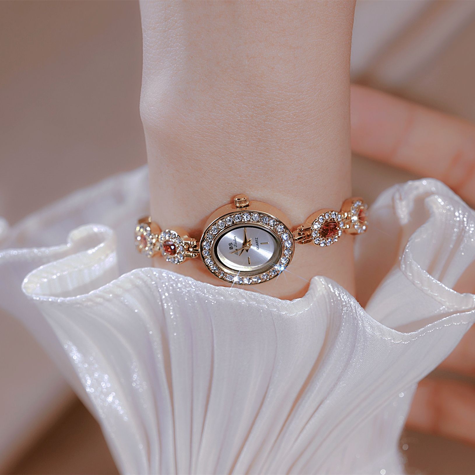 อุทัยใหม่ผู้หญิงนาฬิกาแบรนด์หร - Luxury Watch Brand For Women บทวิจารณ์และราคา