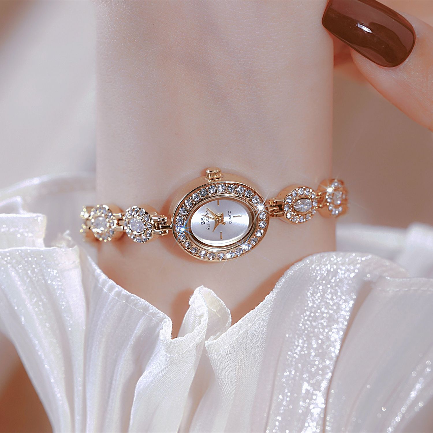 อุทัยใหม่ผู้หญิงนาฬิกาแบรนด์หร - Luxury Watch Brand For Women บทวิจารณ์และราคา