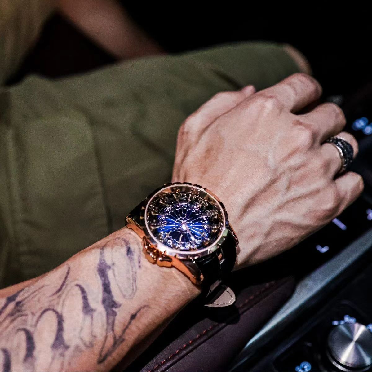 นาฬิกาผู้ชายสุดหรูและสง่างามระ - Luxury Watch Brand Tier บทวิจารณ์และราคา