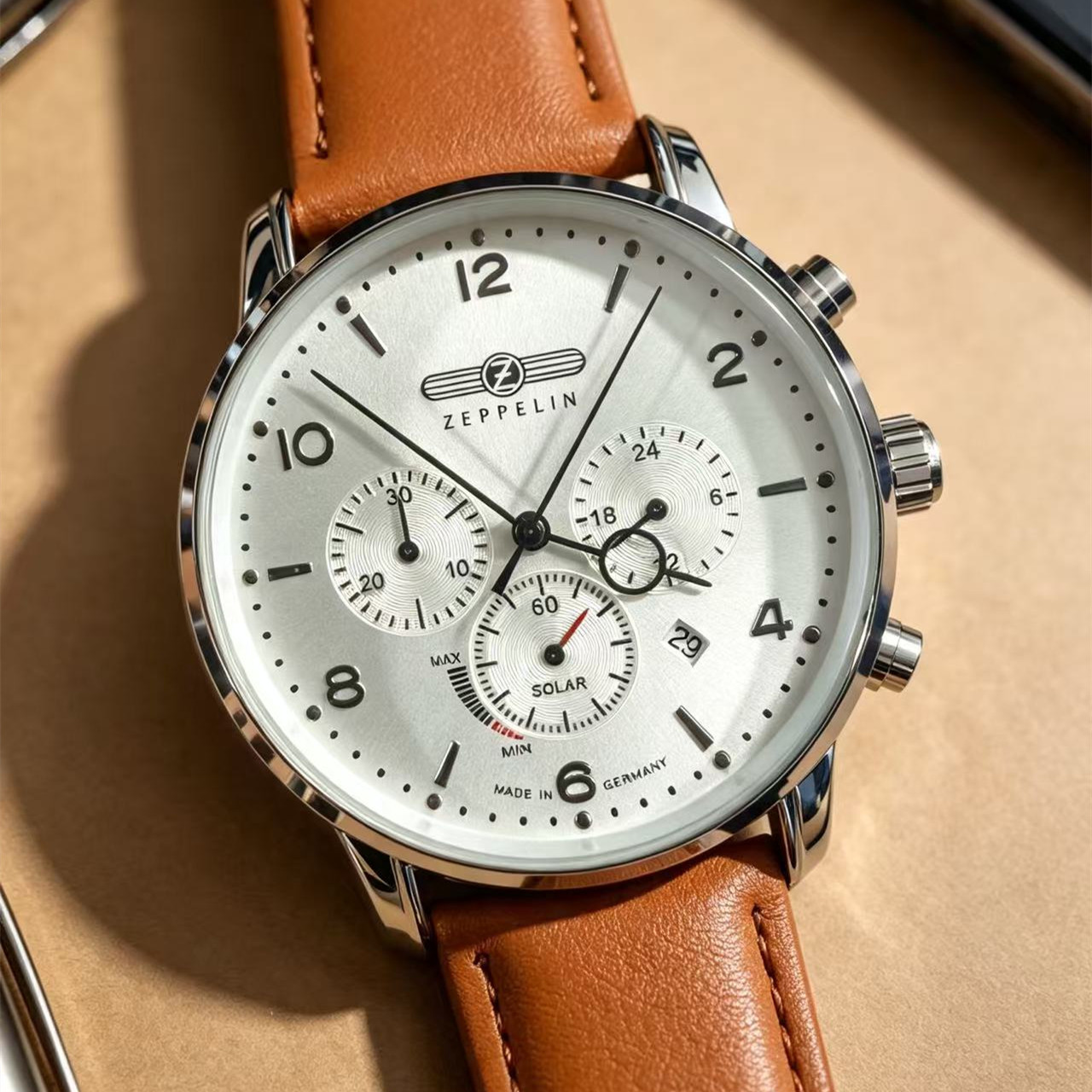 นาฬิกาข้อมือผู้ชาย Zeppelin Ai - Luxury Watch Case บทวิจารณ์และราคา