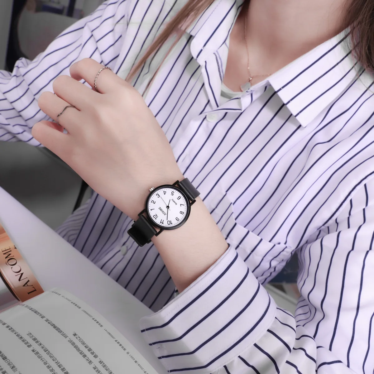 Simple สีดํานาฬิกานาฬิกาควอตซ์ - Luxury Watch For Girls บทวิจารณ์และราคา